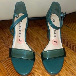 Never worn Anne Klein